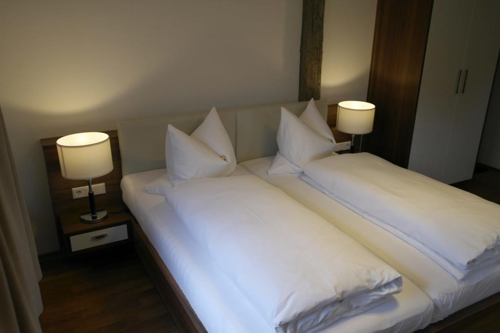 Hotel Schmales Haus Ульм Номер фото