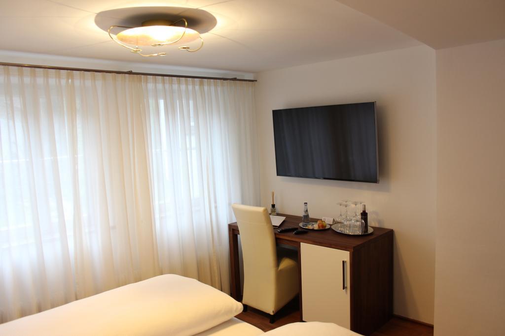 Hotel Schmales Haus Ульм Номер фото