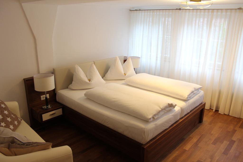 Hotel Schmales Haus Ульм Номер фото
