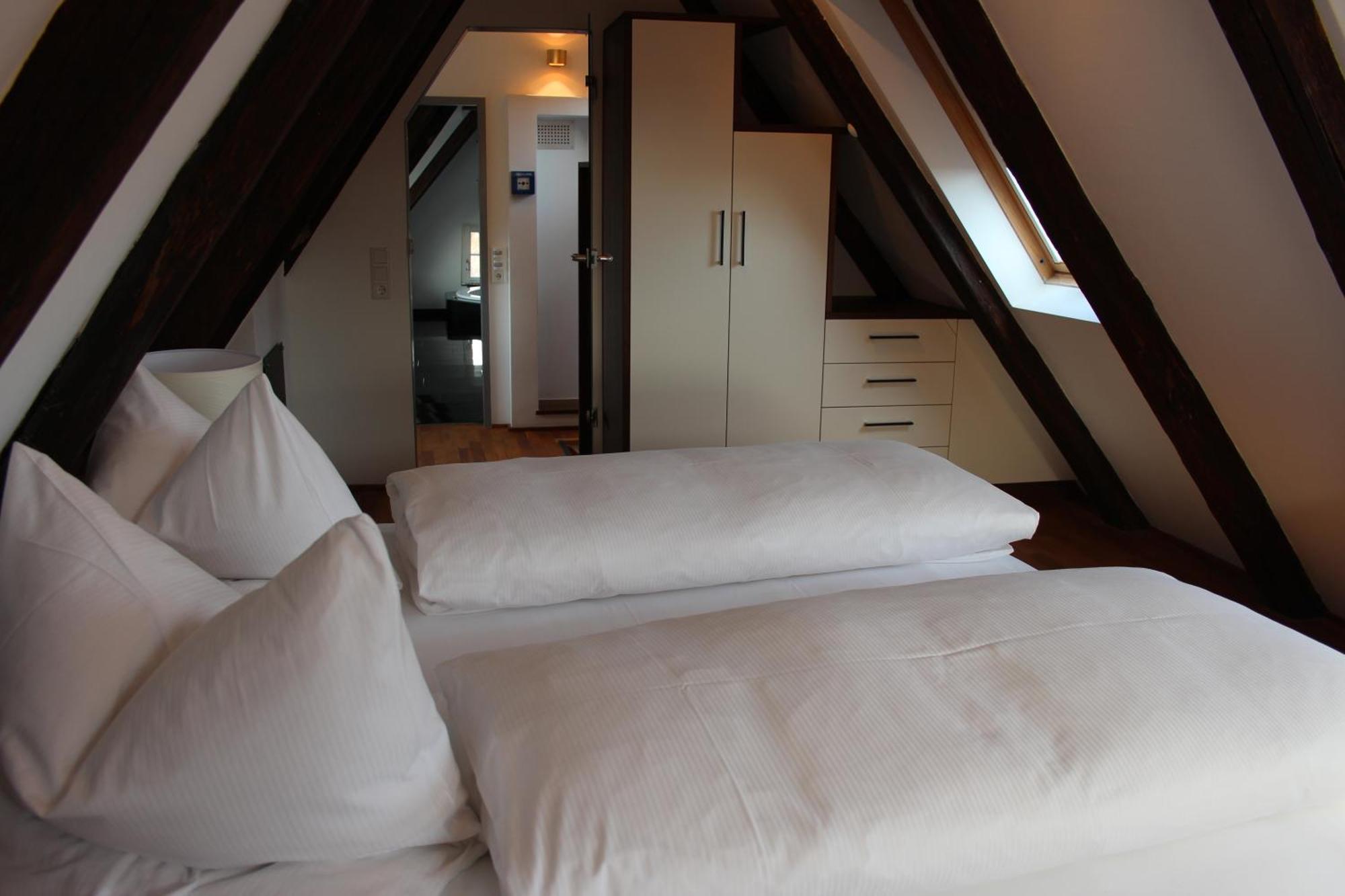Hotel Schmales Haus Ульм Екстер'єр фото