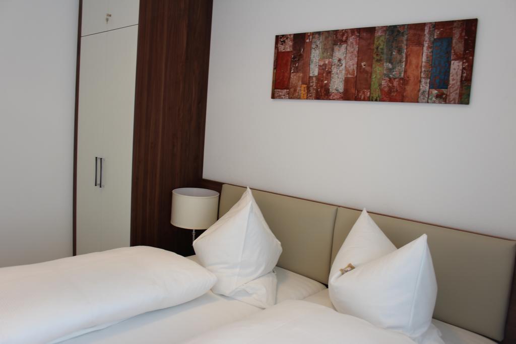 Hotel Schmales Haus Ульм Екстер'єр фото