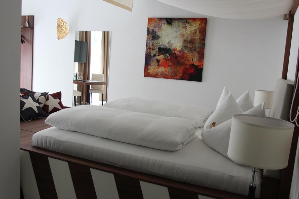 Hotel Schmales Haus Ульм Екстер'єр фото